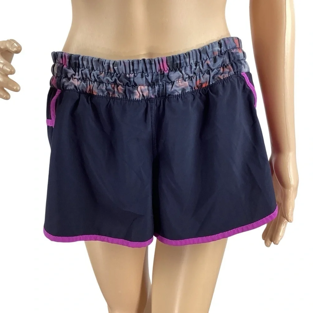 Lululemon Tracker Short III 4-Way Stretch Size 10 Navy Purple Floral